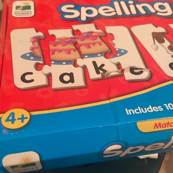 Spelling puzzle in box - Picture 2 of 3